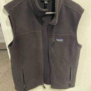 Patagonia Men's Dark Gray Fleece Vest